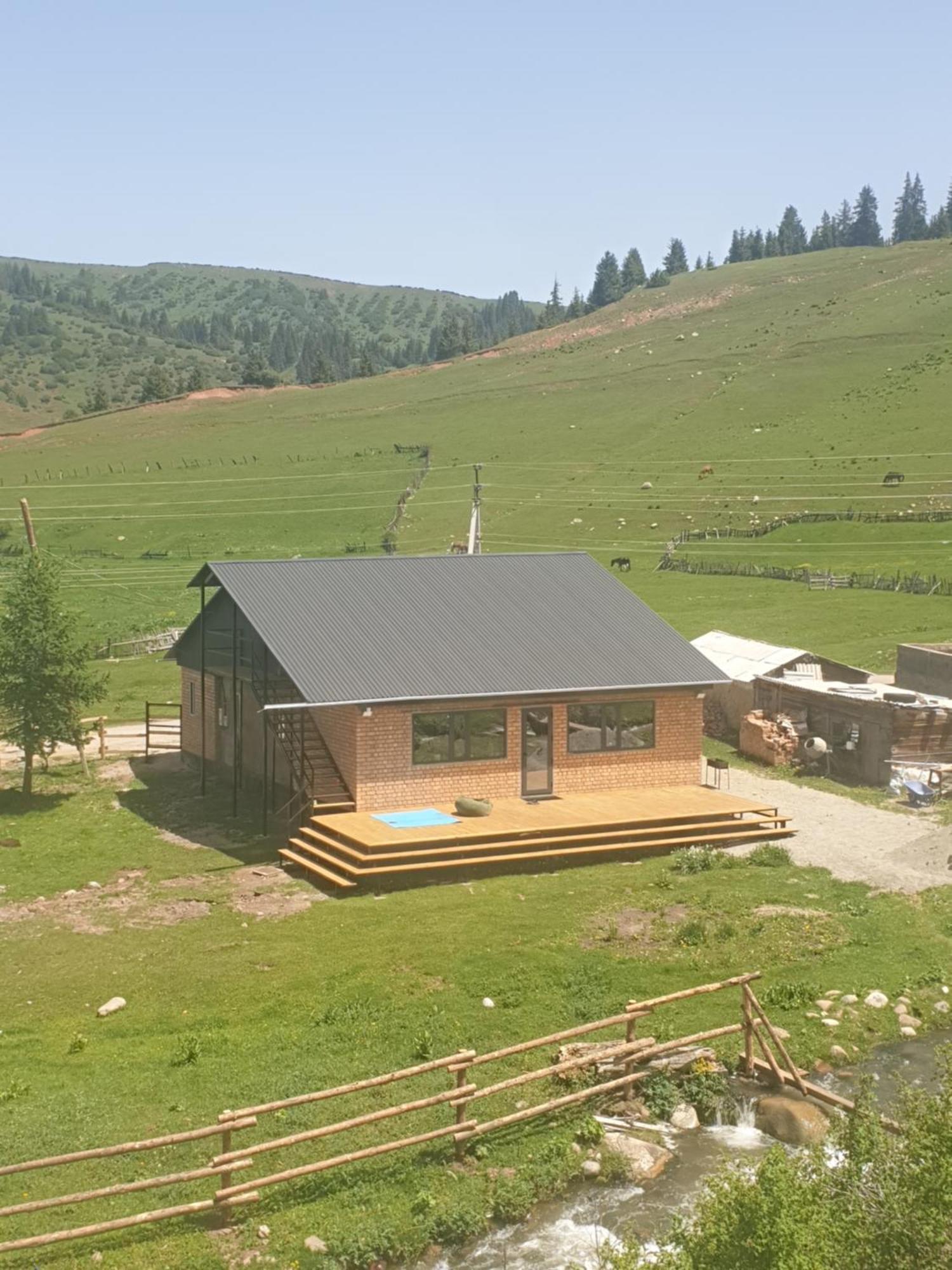 Mine Hostel Dzhergalan Jyrgalan Extérieur photo